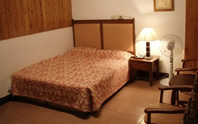 Hale Crane Volcanic Mud Hot Spring Hotel