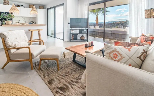 Lae11.2d - Large Terrace With Stunning Views