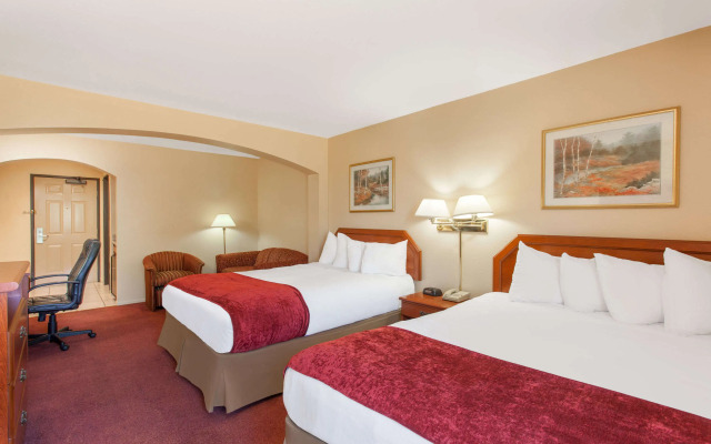 Ramada Plaza by Wyndham Gence