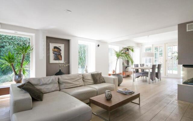 Exclusive villa AMS area