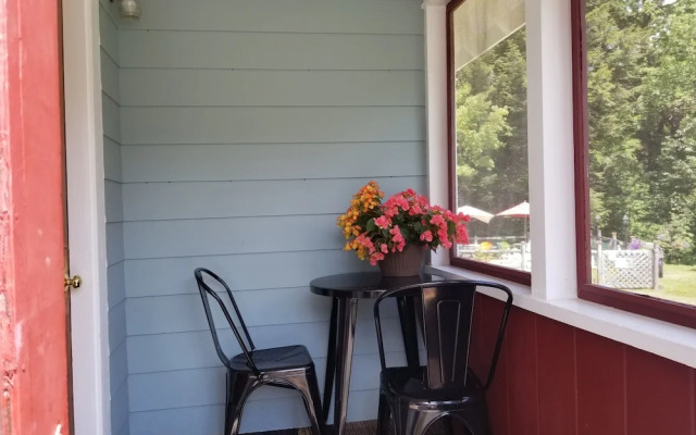 White Mountain Motel And Cottages