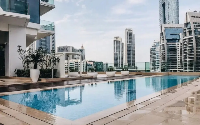 Elegant 2BR w Breathtaking Marina Balcony