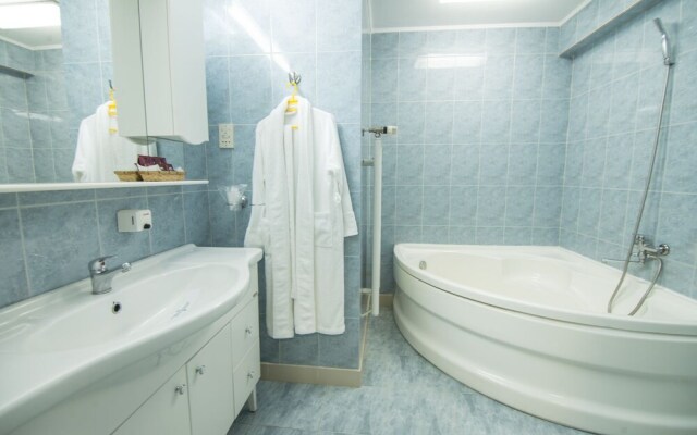 Hotel Trotus