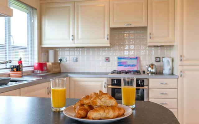 Whitsand Bay Lodge