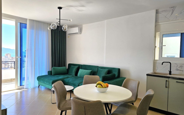 Ionian Blue Escape 304
