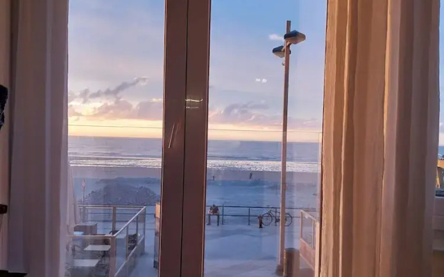 Apartment in Middelkerke With Sea View