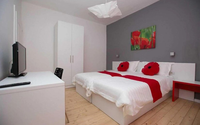 Отель Liqeni Tirana