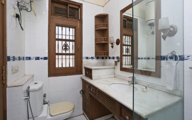 The Red Orchid By OYO Rooms