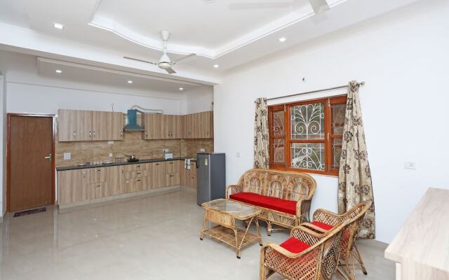 OYO 13502 Home 2BHK Simran Villa DIT