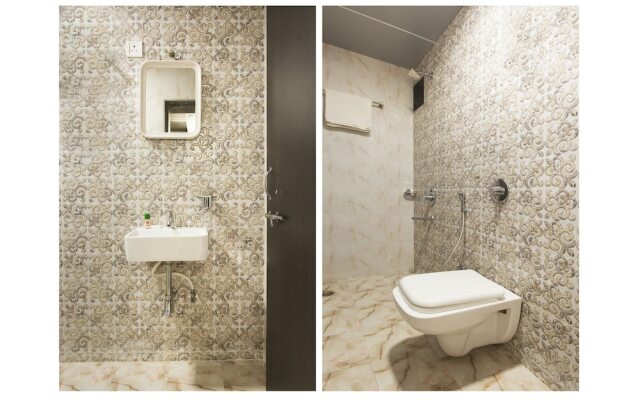 OYO 10374 Hotel Swapnalok
