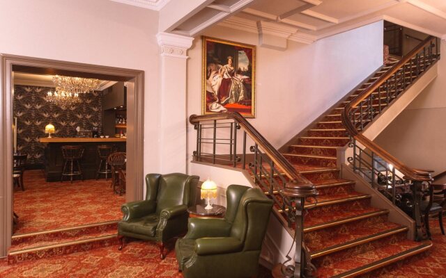 Hadley's Orient Hotel