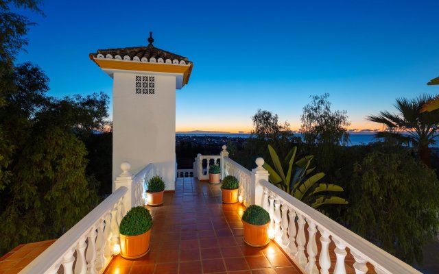 Large Luxury Family Villa 500m From Beach