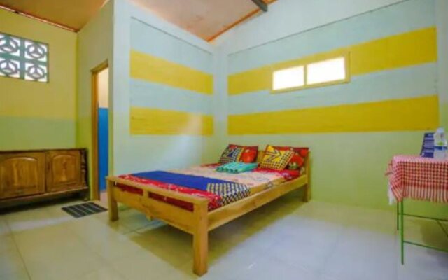 SPOT ON 1762 Gandrung Payungan Family InnNearStasiun Banyuwangi Kota