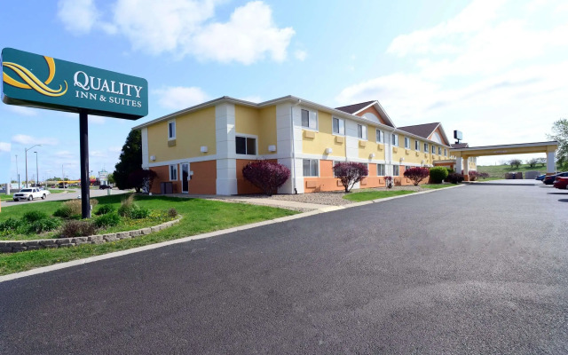 Quality Inn and Suites Springfield Southwest near I-72