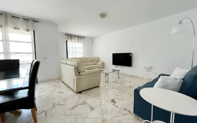 Villa - Sleeps 6 - Pool - Pets Ok - Parkin