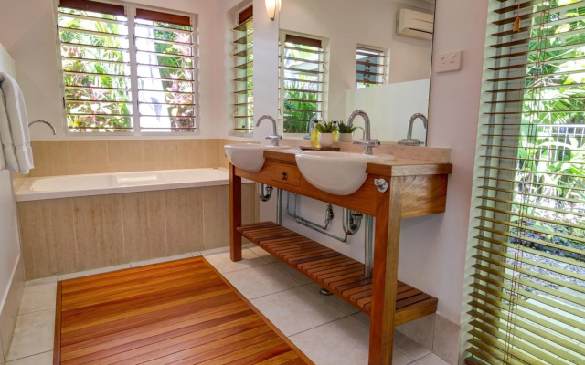 Hanalei Beach House Port Douglas