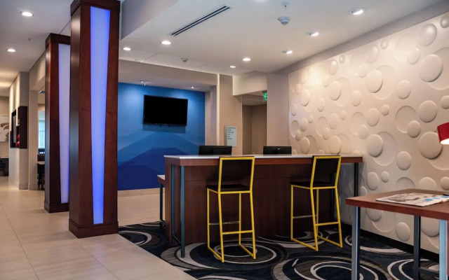 Holiday Inn Express Lake Buena Vista