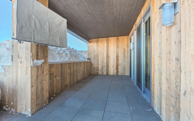 Four Bedroom Penthouse 4 Apartment Hotel by RedAwning