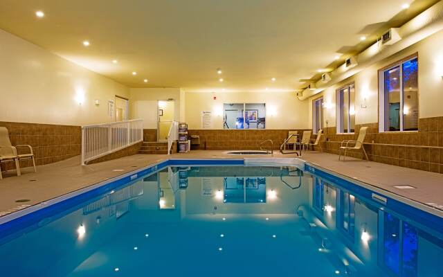 Holiday Inn Express & Suites Regina-South by IHG