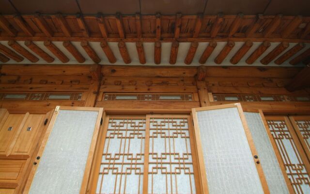 Moon Hanok Guesthouse