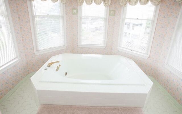 Victorian Sea-cret by RedAwning