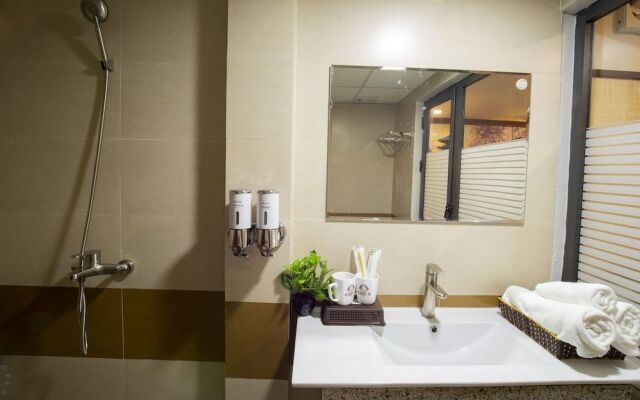 Cozi9 Theme Hotel