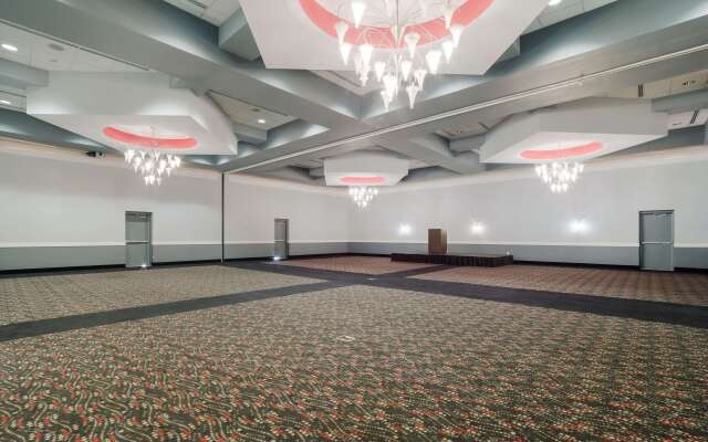 Quality Inn & Suites Conference Center Statesboro Historic District