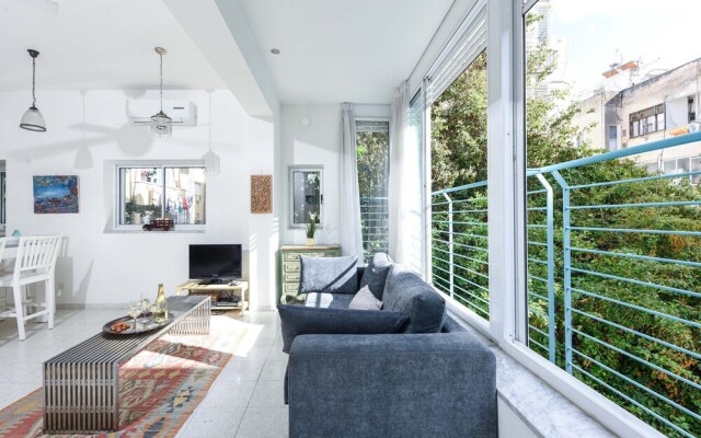 Tranquil Garden Retreat by Sea N Rent