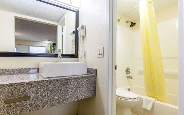 Red Roof Inn Walton - Richwood