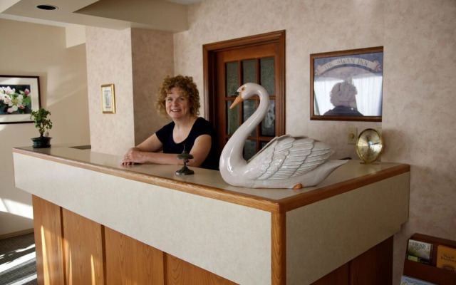 Swan Motel