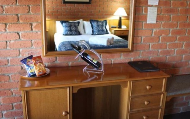 Best Western Bakery Hill Motel