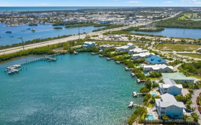 Waterfront Luxury Home - Tidelands House