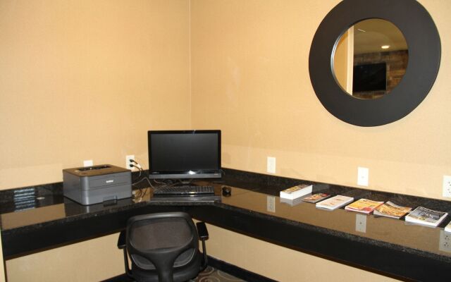 Cobblestone Hotel & Suites – Devils Lake