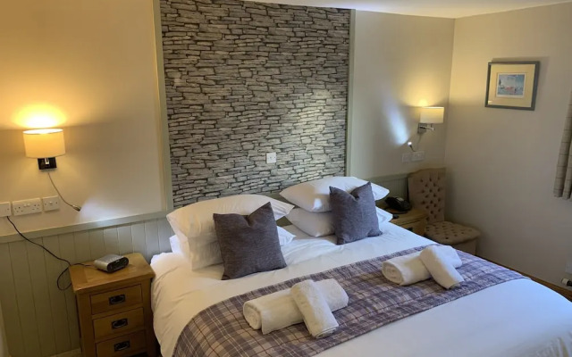 Standing Stones Hotel