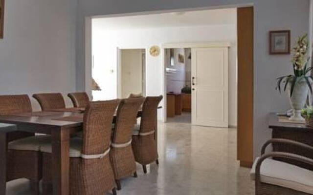 Amathusia Beach Apartment