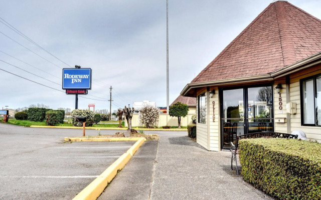 OYO Woodland Hotel and Suites