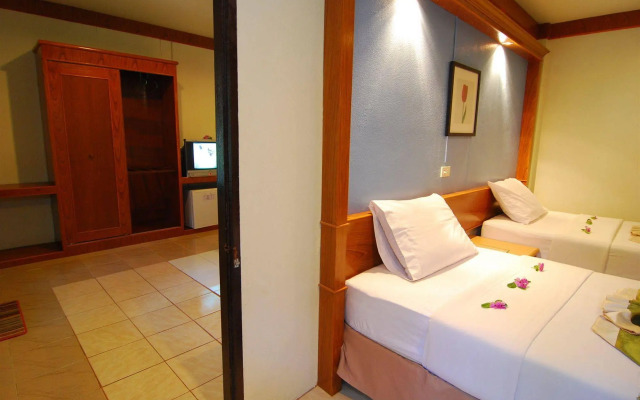 Lanta Nice Beach Resort