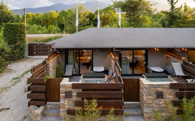 Sylvia Camping & Luxury Suites