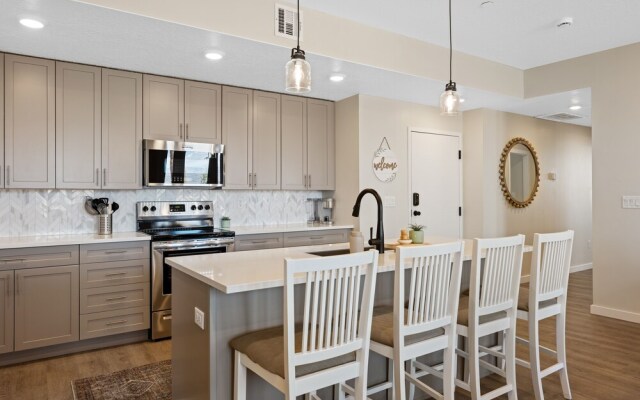 Desert Oasis 3 Bedroom Condo