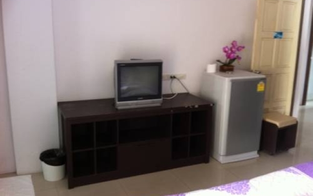Baan Tonnam Guesthouse