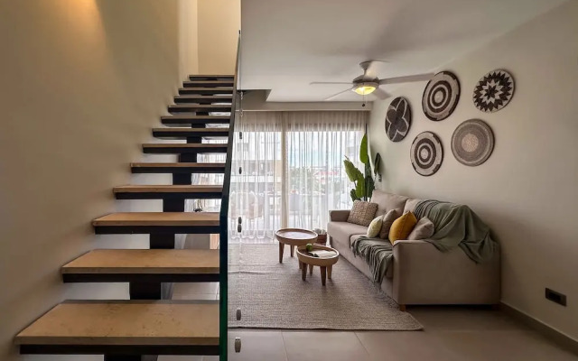 4 Bedroom Beach Penthouse w Private Rooftop
