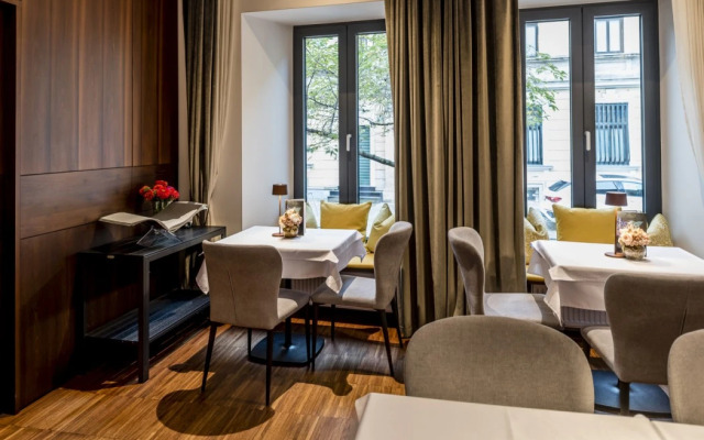 Hotel Mrak 4*