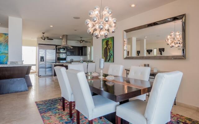 Expansive Views of Famous Cabo Arch: Villa Sirena