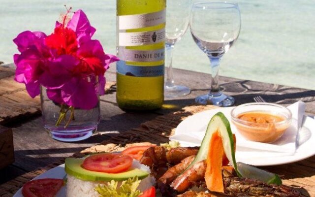 Coral Rocks Hotel & Restaurant