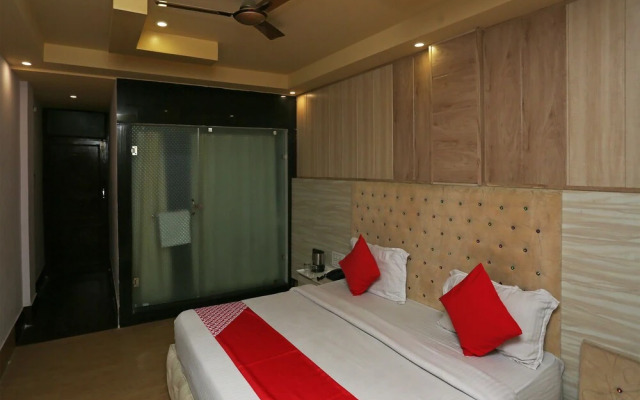 OYO 35366 Hotel Shiv Murti