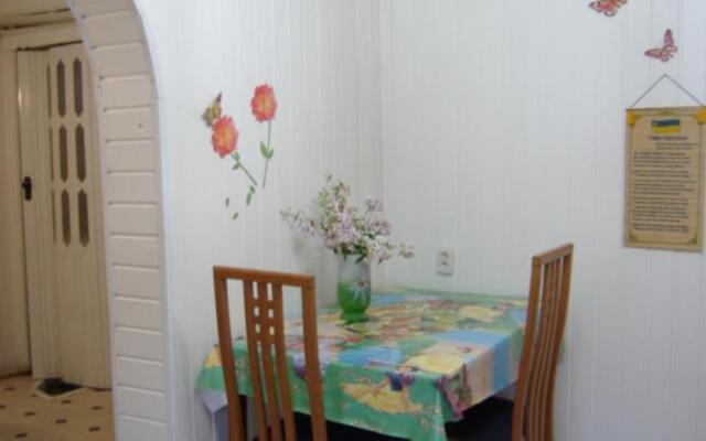 Abrikos Hostel