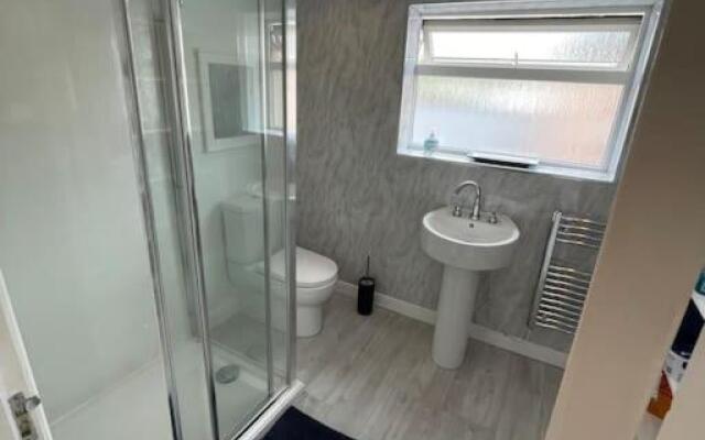 Large 1 bedroom Apartment Chester, Hoole Sleeps 4.
