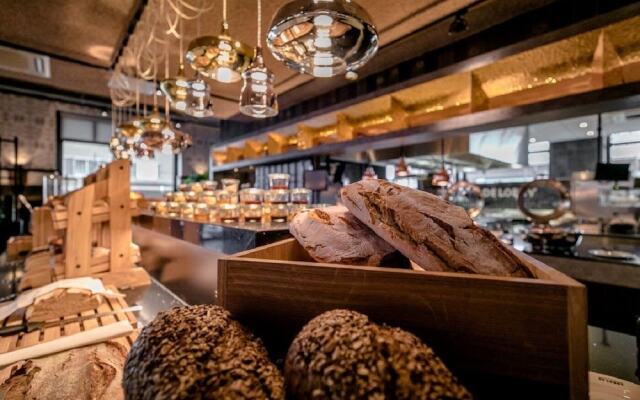 Hotel Roermond Next Door