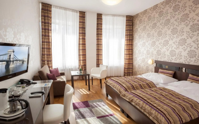 Hotel Trinity