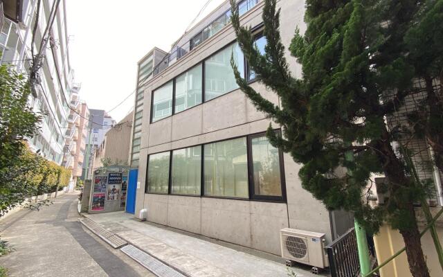 Hotel Adonis - Hostel